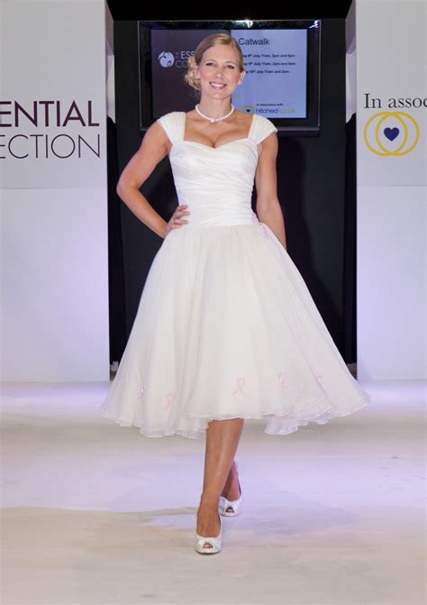 inspired  mums cancer battle british designer creates wedding dress