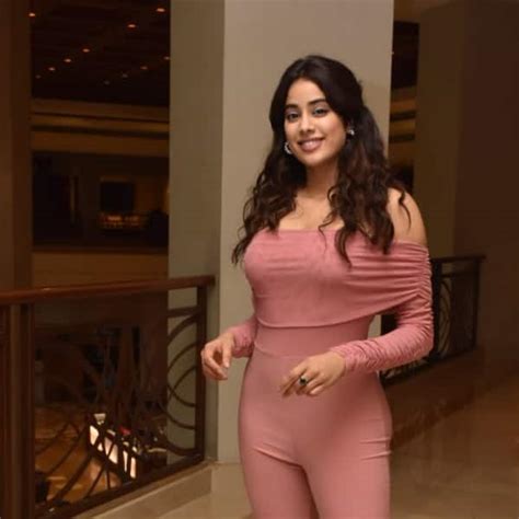 Ooh La La Janhvi Kapoor Looks Sexy Af As She Flaunts Her Curves In A