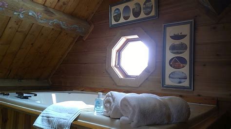 spa tub  loft   house   prairie log cabin  justin