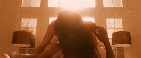 uma thurman nude and maggie q in lingerie lesbian scene from the con is on scandal planet