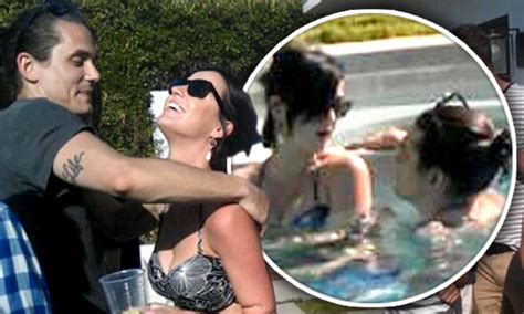 Bikini Girl Katy Perry Gets In Deep With John Mayer As Pair Cosy Up At