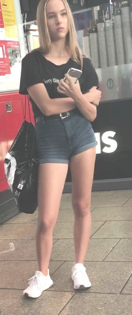amazing nice tight ass in those lovely shorts candid teens