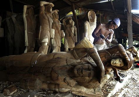 philippines woodcarving  pugo la union woodcarvers fr flickr