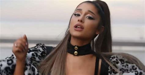 ariana grande isn t labeling sexuality after convincing internet she s