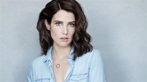 cobie smulders opens up about embracing her body cancer scars and all
