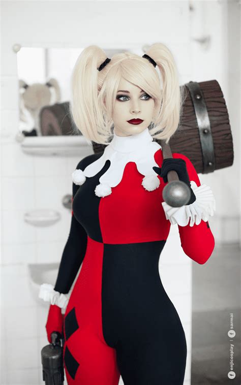 70 hot pictures of harley quinn from dc comics
