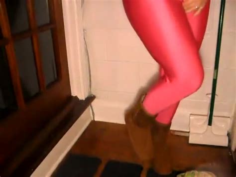 leggins piss pissing porn at thisvid tube