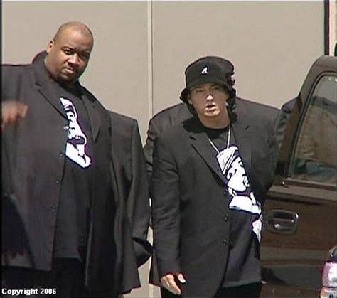 tupac  biggie funeral pics  proofs funeral rap worlds forums tragedies car
