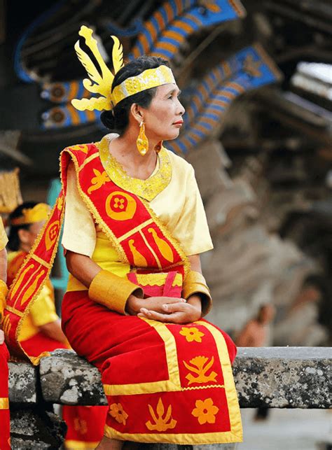 pakaian adat nias makna warna pakaian adat nias yaahowuid bahasa sebagaimana