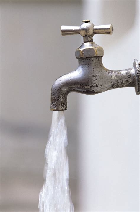 remove  stuck  water faucet hunker
