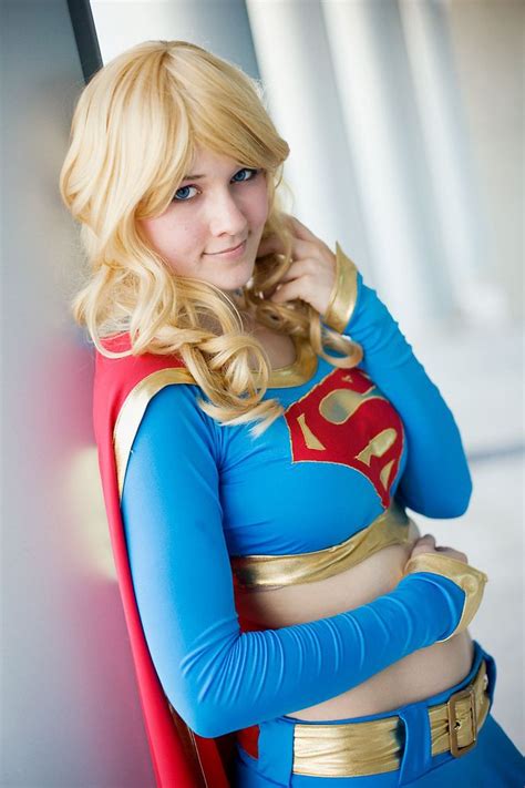 sexy supergirl cosplay