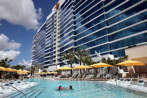 seminole hard rock hotel casino tampa debuts  expansion