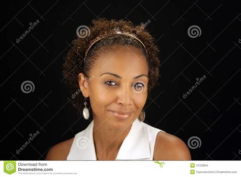 mujer negra madura hermosa headshot 1 foto de archivo imagen de muchacha humano 15723854