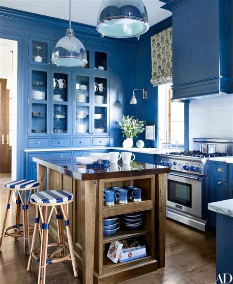 eye  design blue  white kitchensclassic  trendy