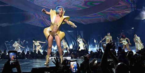 lady gaga fell off the stage of her las vegas residency show