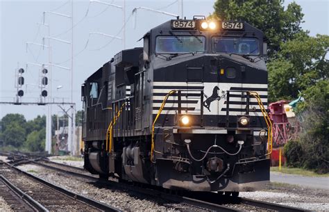 norfolk southern profit rises  cost cutting continues wsj