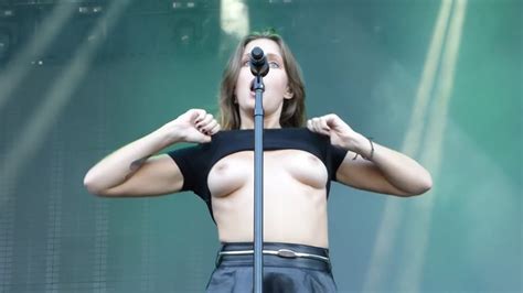 tove lo tits 5 photos video thefappening