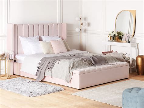 lit double en velours rose pastel avec banc coffre    cm noyers