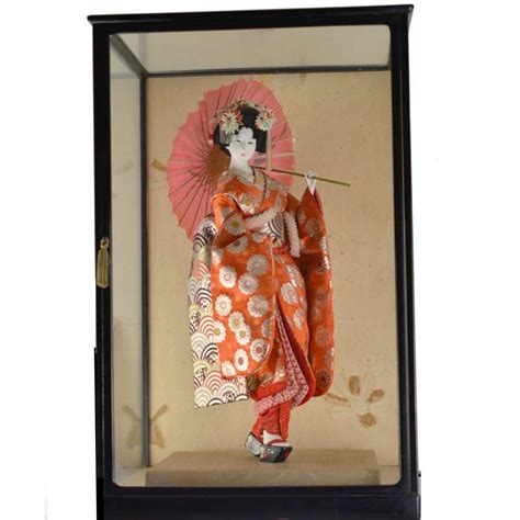 Japanese Geisha Doll W Glass Display Case