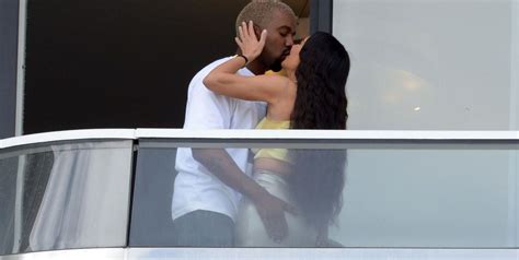 Kim Kardashian And Kanye West Miami Pda Pictures Kim Kardashian And