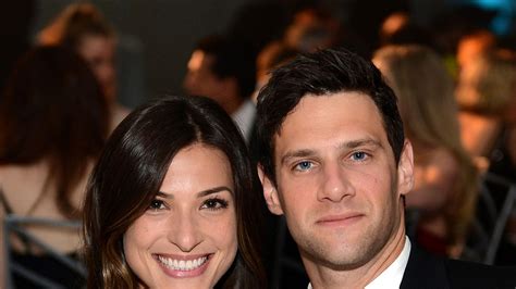 justin bartha is engaged to fitness trainer lia smith insert bachelor