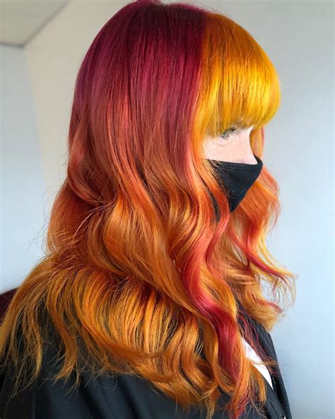 10 coiffures pour cheveux longs dans de nouvelles couleurs de cheveux