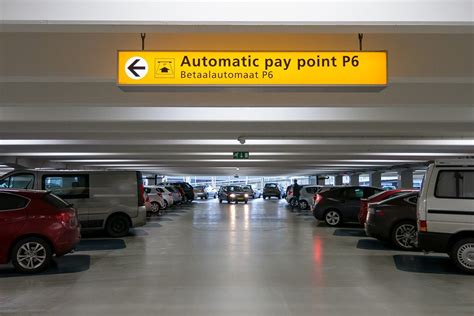 tips voor goedkoop parkeren bij schiphol airport ihv magazine