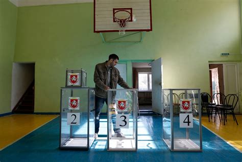 Amid Vote Preparations In Ukraine’s Crimea Allegations Of Poll Rigging