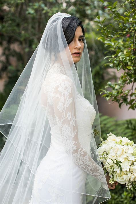 pros cons wearing  bridal veil  weddings