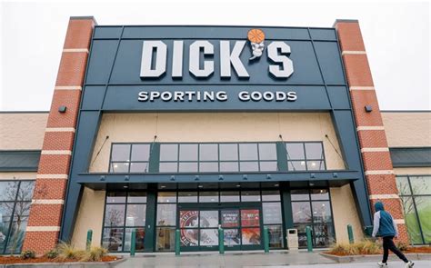 dick s sporting goods retail strategy one year after gun ban