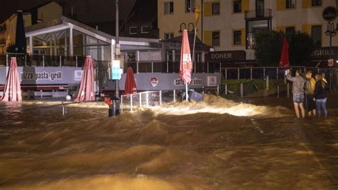 euskirchen eifel nrw kreis versinkt im hochwasser chaos mit etlichen