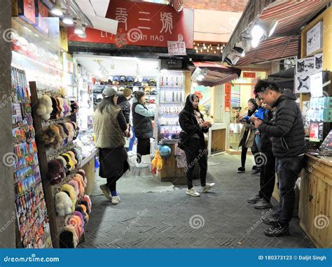 20 March 2019 Ladies Tourists Shopping In Beautiful Street Tianzifang