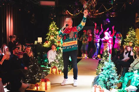 amazonnl opent grootste foute kersttruien winkel van nederland emerce