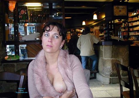 flashing big tits at the bar june 2014 voyeur web