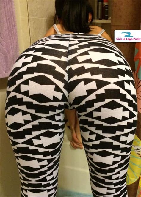 Amateur Girlfriend In And Out Of Yoga Pants 22 Photos Yoga