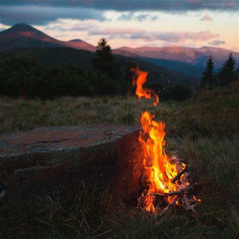 campfire campfire  mountains sunset oleh slobodeniuk flickr