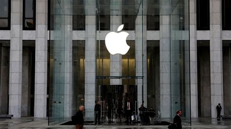 apple reopening    stores   top  worldwide technology news