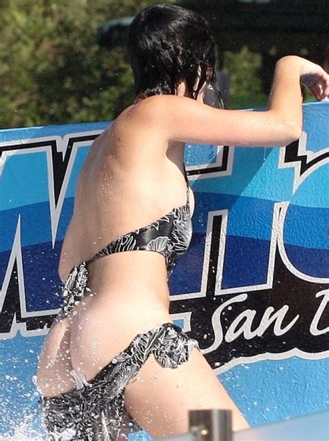 katy perry ass slip naked nude bikini malfunction