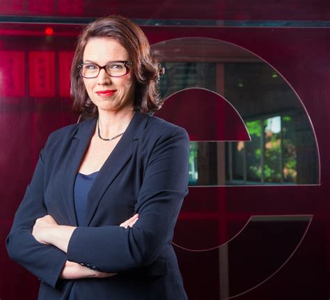 tv with thinus exclusive sally burdett returns to anchor e tv s 8pm tv news bulletin from