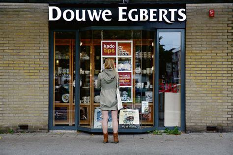 douwe egberts sluit eigen winkels en cafes nrcnext