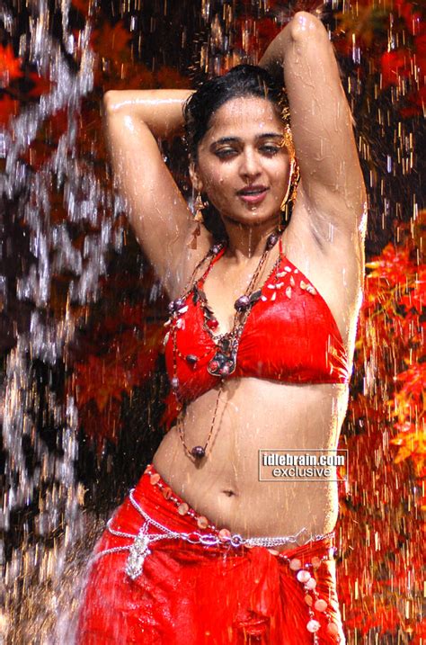 Hot Indian Navel Anushka Shetty Hot And Sexy Photos