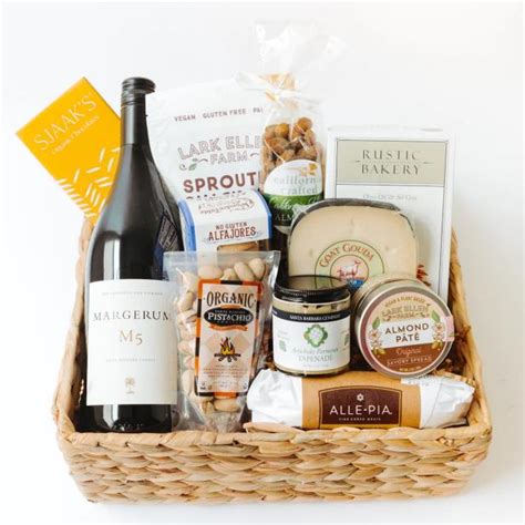 wine gift baskets    holiday season
