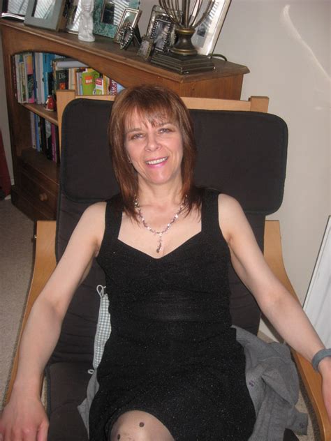 helen65d9cb 56 from belfast is a mature woman looking for a sex date