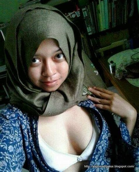 gadis hijab bugil fotomemek download