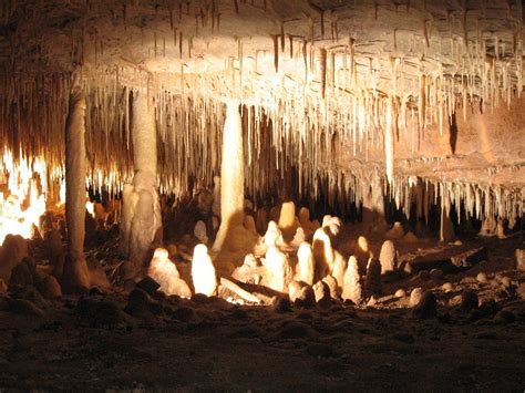 le grotte   basalti colonnari comune  cossoine