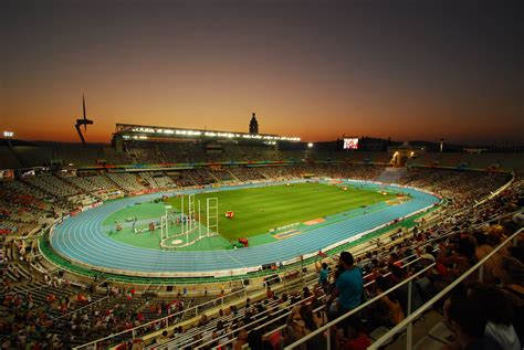 estadio olimpico josep lluis companys pined  attuplanccom barcelona deportes fotografia