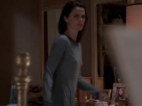 keri russell bare booty in the americans 07 580×435
