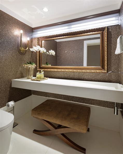 lavabo sofisticado  decor classico branco  dourado  papel de parede de mica decor salteado