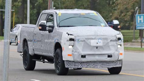 ford super duty   platinum spotted wearing tremor shoes