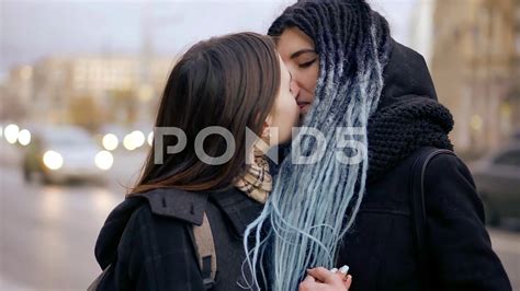 lesbian love kissing porn sex photos